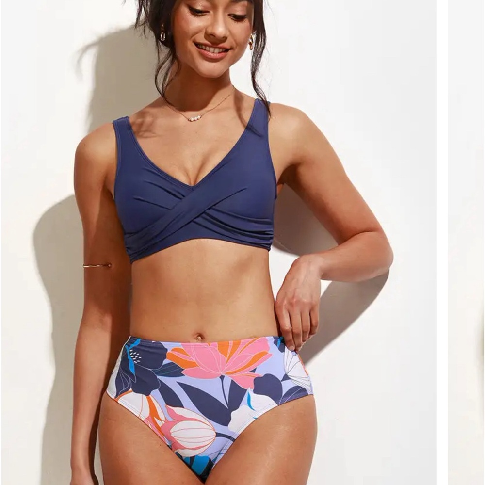 CUPSHE bathing suit. Very cute and comfy